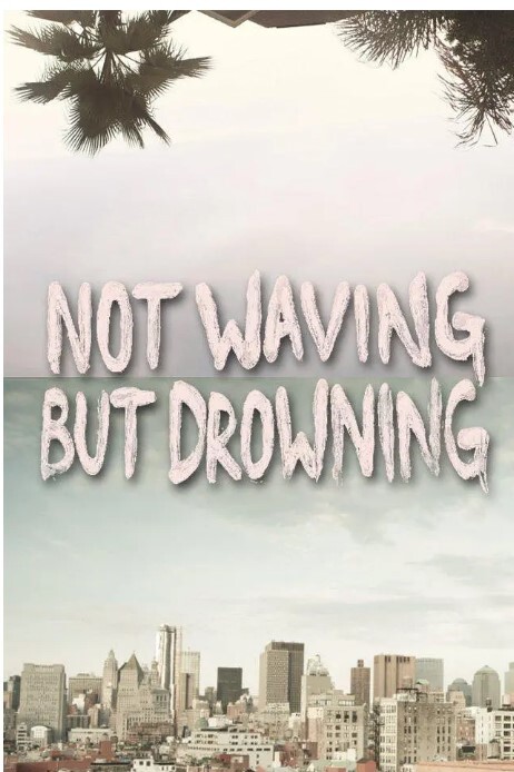 不是挥手而是溺水